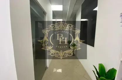 مكتب عمل جماعي - استوديو - 4 حمامات للايجار في مساكن كورنيش عجمان - طريق كورنيش عجمان - عجمان