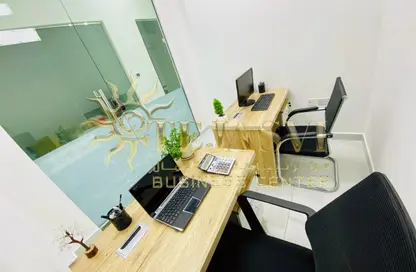 Office Space - Studio - 1 Bathroom for rent in Red Avenue - Al Garhoud - Dubai