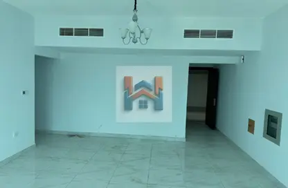 شقة - 2 غرف نوم - 2 حمامات للايجار في مساكن كورنيش عجمان - طريق كورنيش عجمان - عجمان