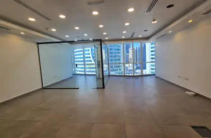 مكتب - استوديو - 2 حمامات للايجار في B2B  برج - الخليج التجاري - دبي