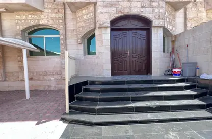 فيلا - 6 غرف نوم - 8 حمامات للايجار في روضة - شارع المطار - أبوظبي