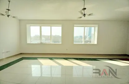 Empty Room image for: Apartment - 4 Bedrooms - 4 Bathrooms for rent in Tessco Building - Electra Street - Abu Dhabi, Image 1