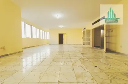 Apartment - 4 Bedrooms - 5 Bathrooms for rent in Khalidiya Street - Al Khalidiya - Abu Dhabi