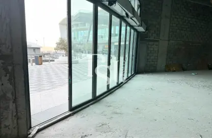 Retail - Studio - 1 Bathroom for rent in Water Front Tower A - Waterfront Residential Towers - Tourist Club Area - Abu Dhabi