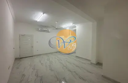 عمارة بالكامل - استوديو - 8 حمامات للبيع في دفن النخيل - رأس الخيمة