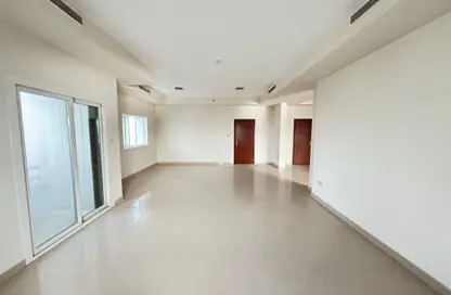 شقة - 4 غرف نوم - 5 حمامات للايجار في برج الفراسة - المجاز 1 - المجاز - الشارقة