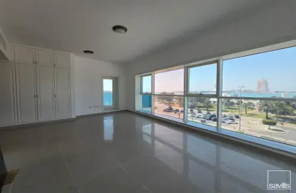 Apartment - 4 Bedrooms - 5 Bathrooms for rent in Al Sahel Tower 1 - Al Sahel Towers - Corniche Road - Abu Dhabi