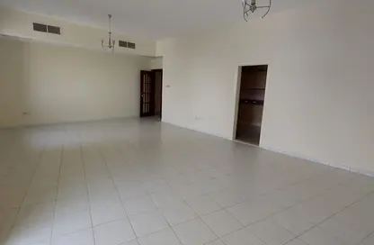 Apartment - 2 Bedrooms - 3 Bathrooms for rent in Baniyas Square - Deira - Dubai