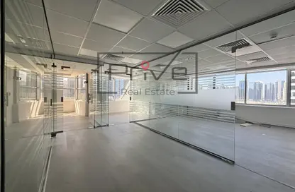 Exclusive I Fully Fitted | Corner Unit I Tenanted