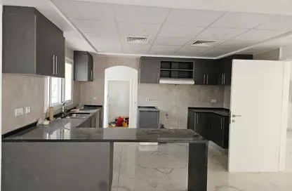 Villa - 5 Bedrooms - 5 Bathrooms for rent in Meadows 9 - Meadows - Dubai