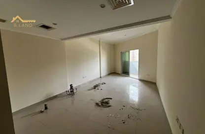 شقة - 3 غرف نوم - 3 حمامات للايجار في شارع التعاون الجديد - التعاون - الشارقة