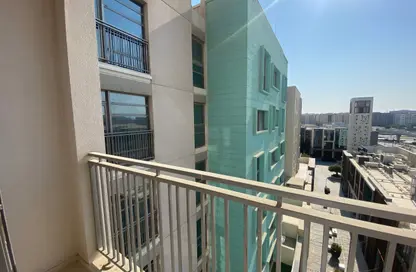 شقة - غرفة نوم - 2 حمامات للايجار في أبتاون الزاهية - الزاهية - تجارية مويلح - الشارقة