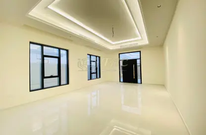 صورة لـ غرفة فارغة فيلا - 5 غرف نوم - 6 حمامات للايجار في وادي الشبك - دبي ، صورة رقم 1