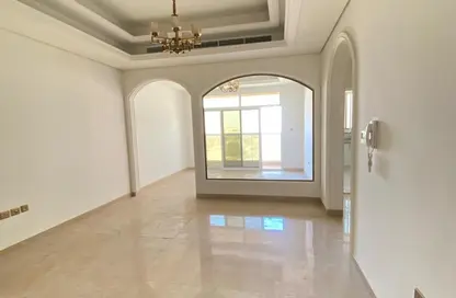 شقة - 2 غرف نوم - 3 حمامات للايجار في 1 المويهات - المويهات - عجمان