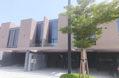 Townhouse - 2 Bedrooms - 4 Bathrooms for rent in Robinia - Masaar - Tilal City - Sharjah