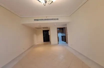 Apartment - 3 Bedrooms - 3 Bathrooms for rent in 21st Century Tower - Sheikh Zayed Road - Dubai