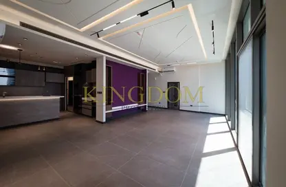 Living Room image for: Apartment - 3 Bedrooms - 5 Bathrooms for sale in MBL Royal - Jumeirah Lake Towers - Dubai, Image 1