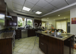 Upgraded Flooring Landscaped Garden Plot
