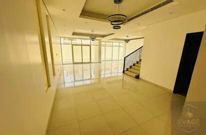 Villa - 3 Bedrooms - 5 Bathrooms for rent in Gate Tower 1 - Musheiref - Ajman
