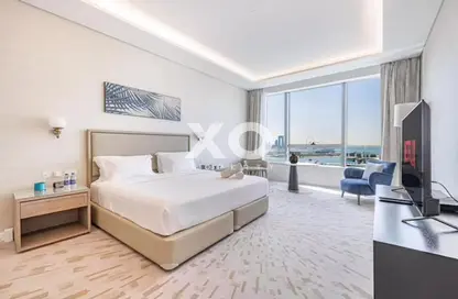 Apartment - 1 Bathroom for sale in The Palm Tower - Palm Jumeirah - Dubai