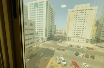 Apartment - 1 Bedroom - 1 Bathroom for rent in Shining Towers - Al Khalidiya - Abu Dhabi