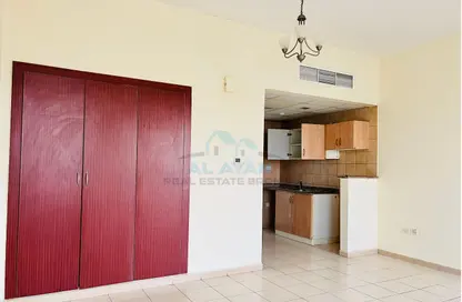 Apartment - Studio - 1 Bathroom for rent in Y18 - England Cluster - International City - Dubai
