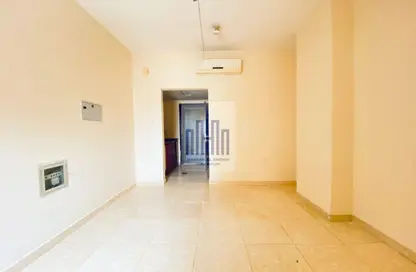 Apartment - Studio - 1 Bathroom for rent in Muwailih Building - Muwaileh - Sharjah