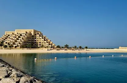 شقة - غرفة نوم - 2 حمامات للايجار في فيروز - باب البحر - جزيرة المرجان - رأس الخيمة