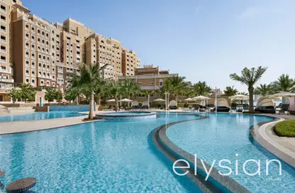 Apartment - 3 Bedrooms - 4 Bathrooms for rent in Wyndham residences - The Palm - Palm Jumeirah - Dubai