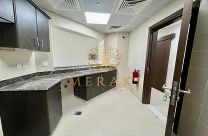 Kitchen image for: Apartment - 2 Bedrooms - 4 Bathrooms for rent in Gateway - The Pearl Residences at Saadiyat - Saadiyat Island - Abu Dhabi, Image 1