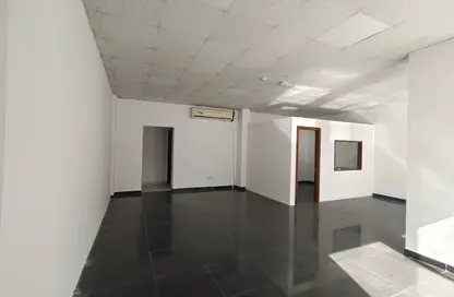 Shop - Studio - 1 Bathroom for rent in Russia Cluster - International City - Dubai