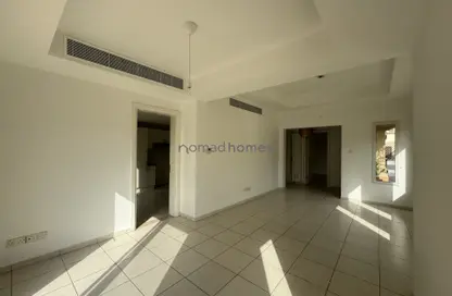 Villa - 3 Bedrooms - 3 Bathrooms for rent in Springs 12 - The Springs - Dubai