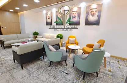 مركز أعمال - استوديو - 4 حمامات للايجار في قرية الأعمال - بورسعيد - ديرة - دبي
