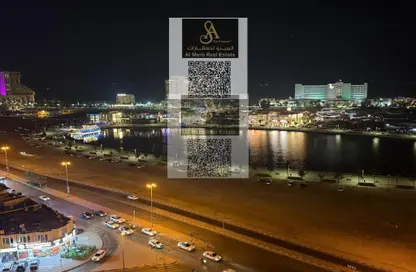 شقة - غرفة نوم - 2 حمامات للايجار في طريق كورنيش عجمان - عجمان