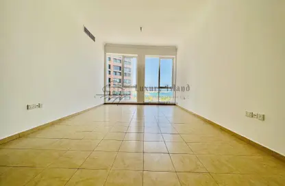Empty Room image for: Apartment - 3 Bedrooms - 5 Bathrooms for rent in Al Reem Tower - Corniche Road - Abu Dhabi, Image 1