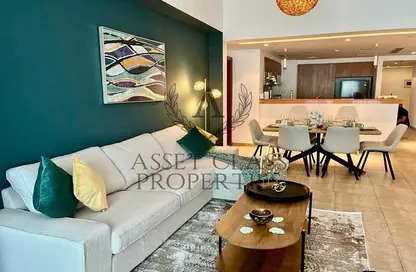 Living / Dining Room image for: Apartment - 2 Bedrooms - 2 Bathrooms for rent in Marina Residences 1 - Marina Residences - Palm Jumeirah - Dubai, Image 1