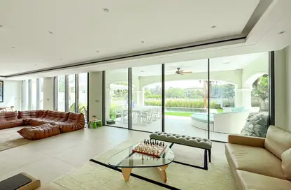 Villa - 5 Bedrooms - 6 Bathrooms for rent in Legacy - Jumeirah Park - Dubai