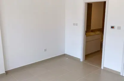 Apartment - 3 Bedrooms - 3 Bathrooms for rent in Hayat Boulevard-1B - Hayat Boulevard - Town Square - Dubai