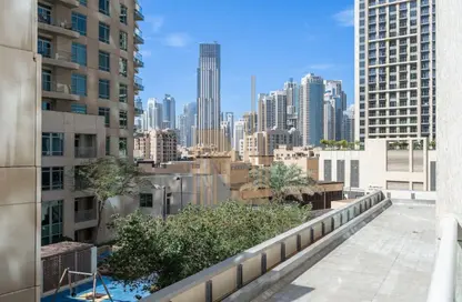 Apartment - Studio - 1 Bathroom for rent in Burj Al Nujoom - Downtown Dubai - Dubai