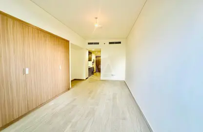 Empty Room image for: Apartment - 1 Bathroom for rent in AZIZI Riviera 29 - Meydan One - Meydan - Dubai, Image 1