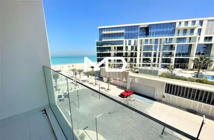 Balcony image for: Apartment - 2 Bedrooms - 3 Bathrooms for rent in Mamsha Al Saadiyat - Saadiyat Cultural District - Saadiyat Island - Abu Dhabi, Image 1