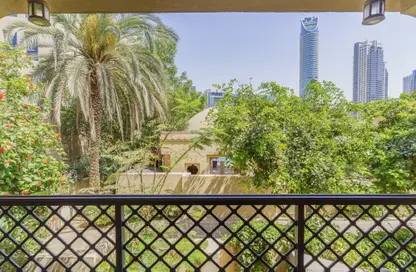 Apartment - 3 Bedrooms - 5 Bathrooms for sale in Yansoon 8 - Yansoon - Old Town - Dubai