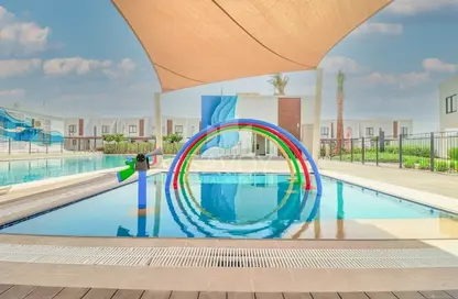 صورة لـ حوض سباحة تاون هاوس - 2 غرف نوم - 3 حمامات للبيع في الغدير - أبوظبي ، صورة رقم 1