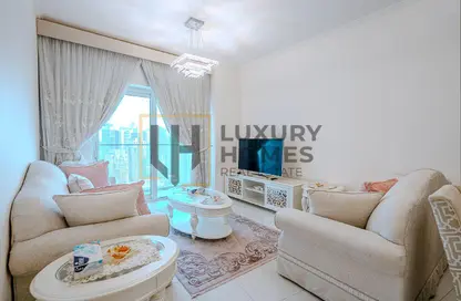 Apartment - 3 Bedrooms - 3 Bathrooms for sale in Damac Heights - Dubai Marina - Dubai