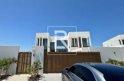 Villa - 5 Bedrooms - 6 Bathrooms for sale in Nad Al Dhabi - Al Jubail Island - Abu Dhabi