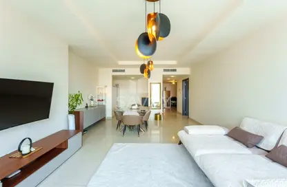 شقة - غرفة نوم - 2 حمامات للبيع في برج الشمس - شمس أبوظبي - جزيرة الريم - أبوظبي
