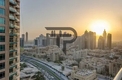 Apartment - 1 Bedroom - 2 Bathrooms for rent in Burj Al Nujoom - Downtown Dubai - Dubai