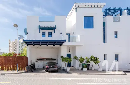 Villa - 4 Bedrooms - 5 Bathrooms for rent in Palma Residences - Palm Jumeirah - Dubai