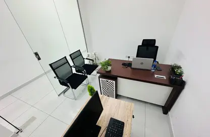 Office Space - Studio - 1 Bathroom for rent in Red Avenue - Al Garhoud - Dubai