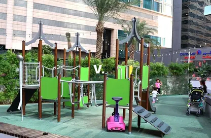 شقة - غرفة نوم - 2 حمامات للايجار في برج دوجا - شارع الشيخ زايد - دبي